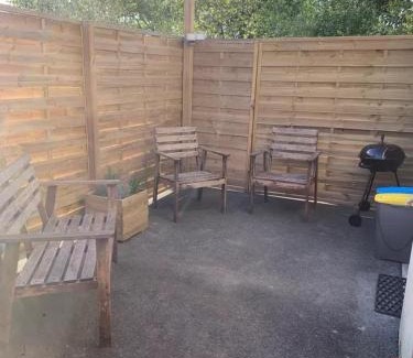 Ploermel Apartamento | Studio cosy au cœur de Ploërmel - 20 m² avec terrasse
