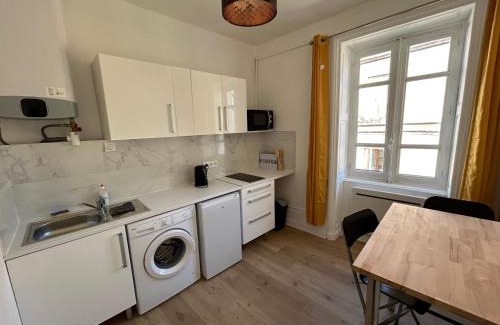 Thizy-les-Bourgs Apartamento | Studio Cosy Charme Ancien