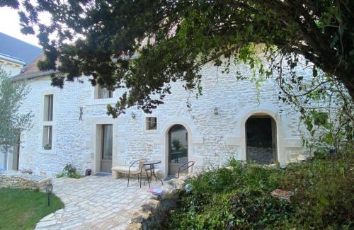 Varennes-Vauzelles Apartamento | Studio Cosy dans les granges d un château accès spa