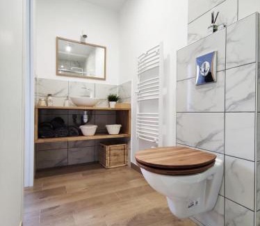 Saint-Denis-de-l'Hotel Apartamento | Studio cosy Bienvenue chez Elle