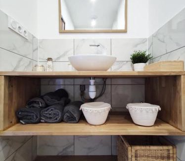 Saint-Denis-de-l'Hotel Apartamento | Studio cosy Bienvenue chez Elle