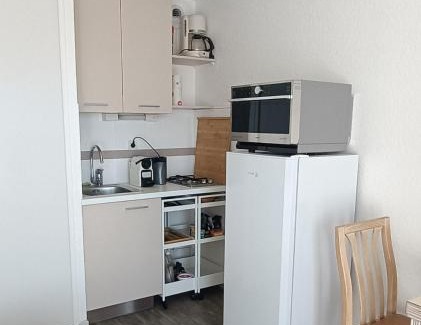 Balaruc-les-Bains Apartamento | Studio cosy pour curistes avec terrasse, vue sur piscine