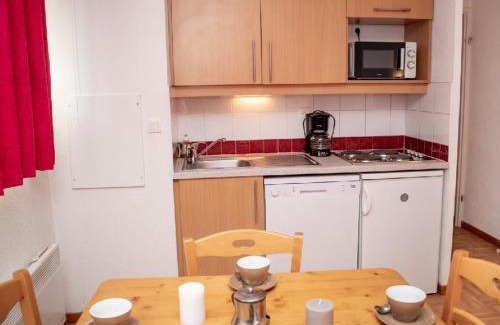 Puy-Saint-Vincent Apartamento | Studio cosy pour 4 avec balcon et cuisine équipée à Puy-Saint-Vincent - FR-1-504-303
