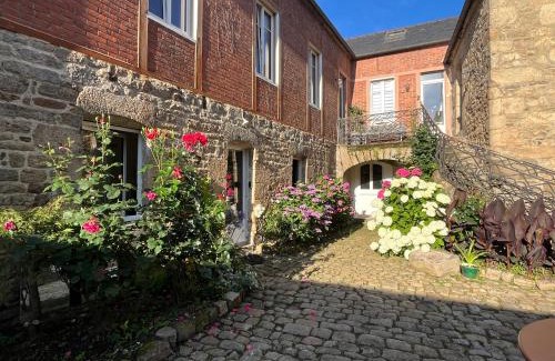 Guingamp Apartamento | Studio cosy tout équipé en cœur de ville au calme
