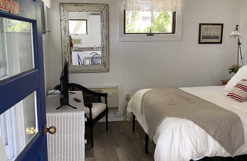 Town of Southold Town Casa | Studio Cottage 3