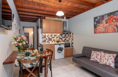 Kefalonia Apartamento | Studio De Bosset - Within walking distace from Argostoli and Historic Bridge