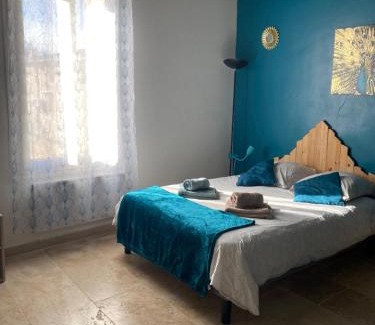 L'Isle-sur-la-Sorgue Apartamento | Studio de charme le Clos de l'Etang + place de parking