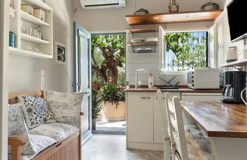 Pedi Apartamento | Estudio 'Dikaia 1' con vistas al mar, Wi-Fi y aire acondicionado
