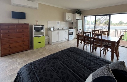 Cape Jervis Apartamento | studio Downstairs only - Sleeps upto 5 people - Upstairs is a private residence