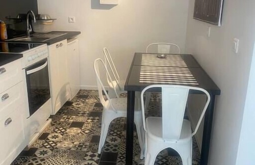 Bonnelles Apartamento | Studio Duplex Avec spa et Cour Privée
