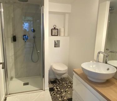 Bonnelles Casa | Studio duplex avec spa et cour privée