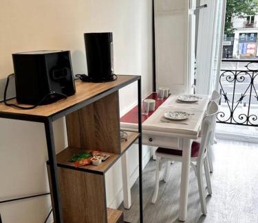 Decre-Cathedrale Apartamento | Studio Duquesne 1/2 pers