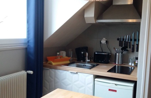 Brison-Saint-Innocent Apartamento | Estudio-Baño con ducha-Le Corsuet
