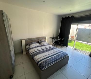 Mas Thibert Apartamento | Studio en bas de villa