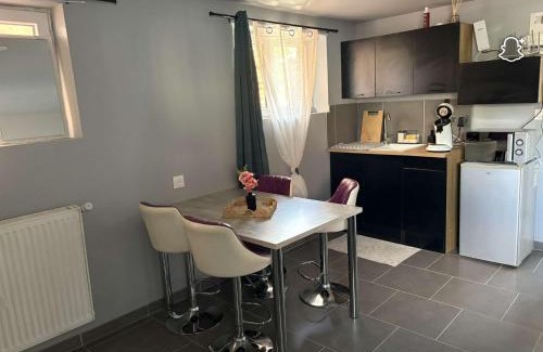 Erny-Saint-Julien Apartamento | Studio erny