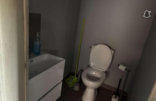 Erny-Saint-Julien Apartamento | Studio erny