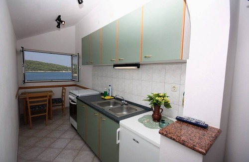 Necujam Apartamento | Apartamento-estudio en la playa Necujam, Solta (AS-5182-a)