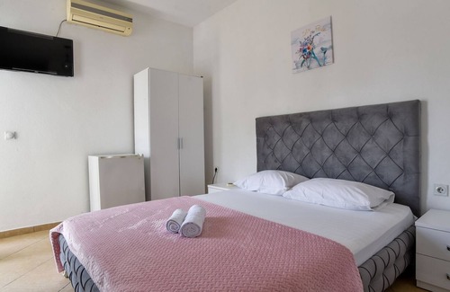 Gjerana Apartamento | Studio Flat w Garden and Balcony in Ulcinj