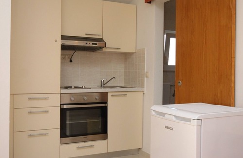 Dugi Rat Apartamento | Apartamento-estudio con terraza y vista al mar Mali Rat, Omis (AS-7482-a)