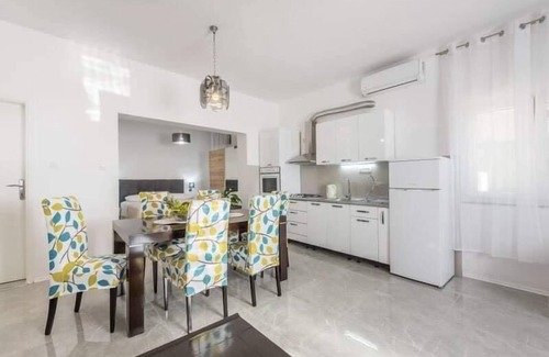 Poljica Apartamento | Apartamento-estudio con terraza y vista al mar Poljica, Trogir (AS-21041-b)
