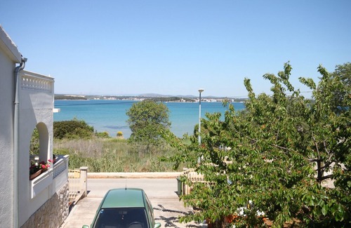 Tkon Apartamento | Apartamento-estudio con terraza y vista al mar Tkon, Pasman (AS-6221-a)