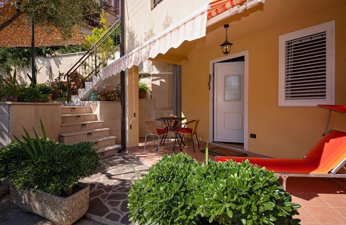 Vrsar Apartamento | Apartamento-estudio con una terraza Vrsar, Porec (AS-14164-a)