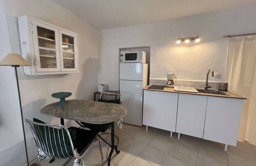 Hyeres City Centre Apartamento | Studio for 2 people in the heart of Hyères