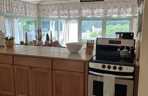 Old Lyme Casa | Studio Four: Country whole house with Wi-Fi, AC in Old Lyme near the CT River