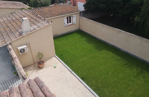 Entraigues-sur-la-Sorgue Apartamento | Studio Avec Piscine