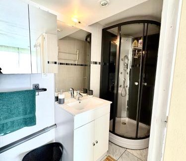 Teteghem-Coudekerque-Village Apartamento | Studio