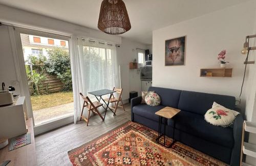 Merville-Franceville-Plage Apartamento | Studio 100 m from the beach!