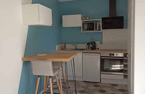 Saint-Clement-des-Levees Casa | Studio in the heart of a village on the banks of the Loire