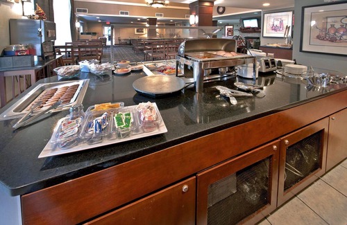 Graysville Apartamento | Studio | Free Breakfast Buffet, Pool & Gym Access