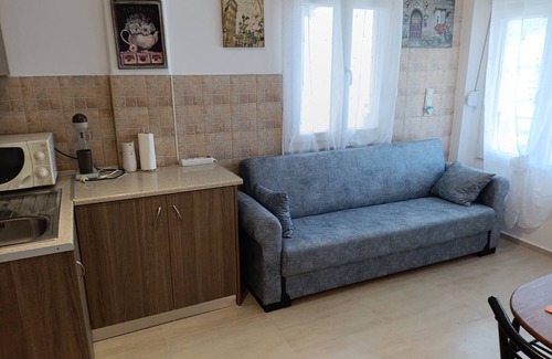 Loutra Apartamento | Estudio 'Gorgona' con vistas al mar, Wi-Fi y aire acondicionado