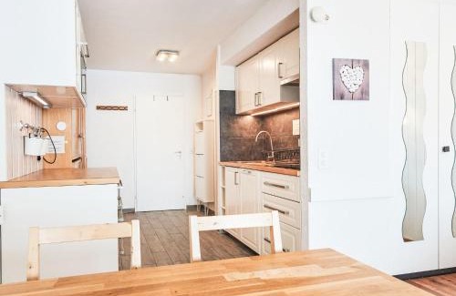 Vex Apartamento | Studio Greppon 107 by Interhome