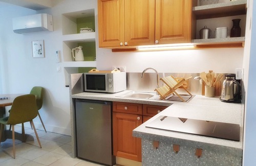 La Charite-sur-Loire Apartamento | Estudio-Lujoso-Baño privado con bañera-Vista al patio