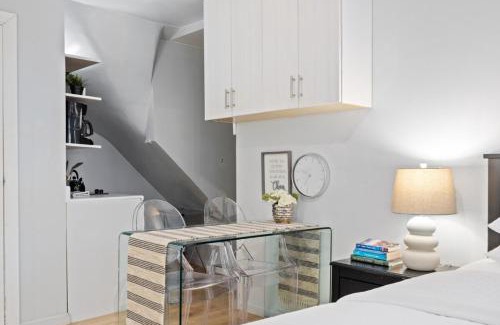Midtown West Apartamento | Studio Haven in Times Square & Nearby Restaurants