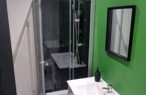 Saint-Quentin Apartamento | Studio Hibiscus Tout Confort, Rénové
