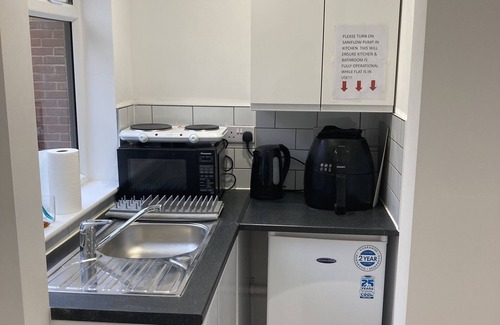 Ebbsfleet Valley Apartamento | Studio home by the lake!