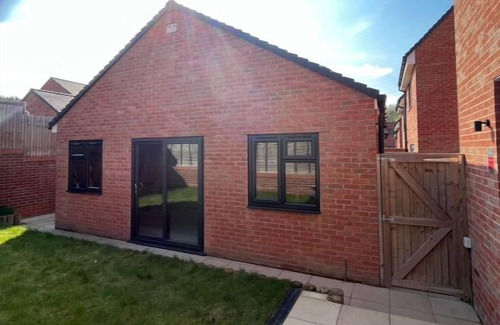 Ebbsfleet Valley Apartamento | Studio home by the lake!