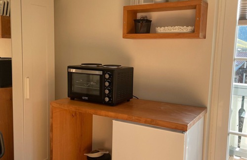 Ibental Apartamento | Estudio 'Home Sweet Home' con vistas a la montaña, balcón y Wi-Fi