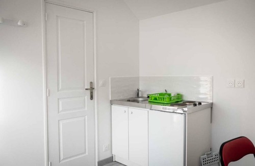 Arpajon Apartamento | casa estudio, nueva, limpia, tranquila zona suburbana.