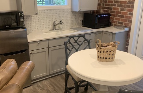 Perry Apartamento | Studio: Ideal for traveling nurse, gov’t contractor, Ag Center, Guardian Center