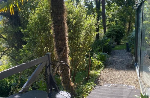 Bagneres-de-Bigorre Apartamento | Studio in a bucolic setting, mountain view, terrace and fireplace