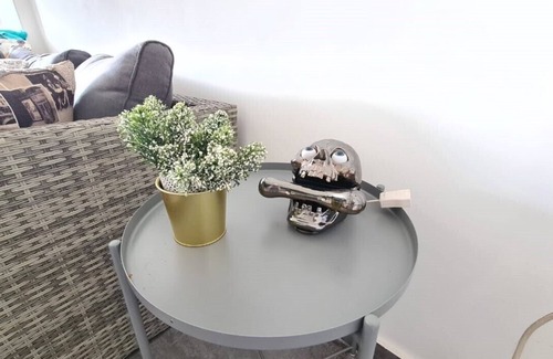Dbayeh Apartamento | Studio in Dbayeh in a prime location, WIFI 38sqm fully furnished