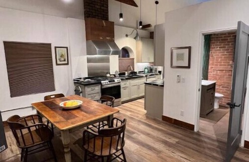 Garfield Casa | Studio in Historic Garfield Neighborhood
