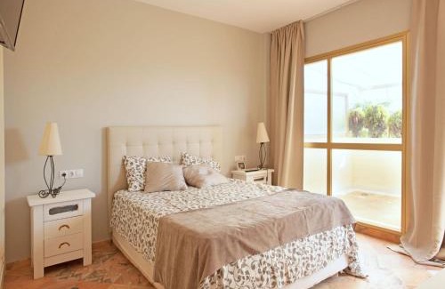 Nikki Beach Apartamento | Studio in Marbella beachfront with pool
