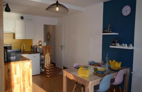 Plougasnou Apartamento | Studio in Plougasnou with Sea View and Beaches