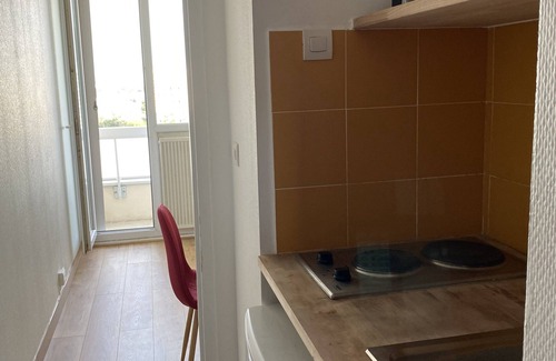 Gradignan Apartamento | Studio in quiet residence with parking