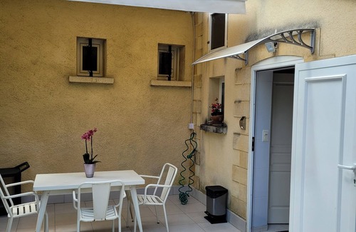 Sarlat-la-Caneda Apartamento | Estudio en Sarlat, para una pareja en busca de calma